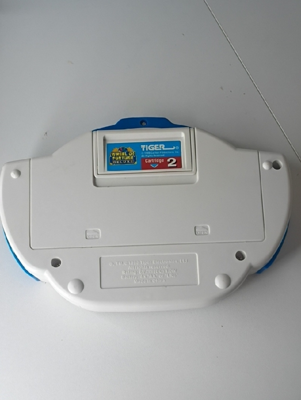 1998 Tiger Electronics Wheel of Fortune Deluxe handheld game two game cartridge - Picture 3 of 9